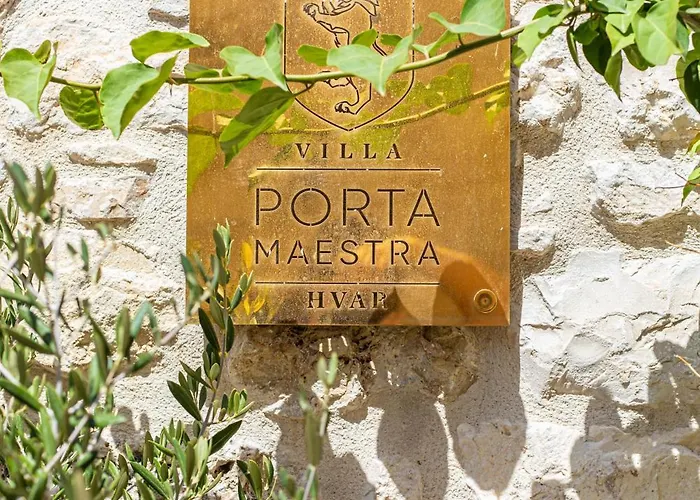 Porta Maestra *