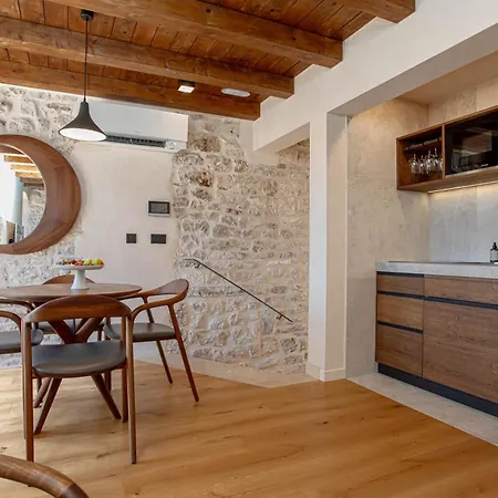 Porta Maestra Hvar Town