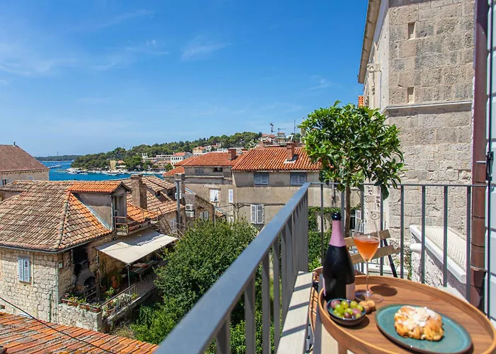 Porta Maestra Hvar Town